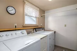 1135 W Chestnut St, Washington, PA 15301 - Photo 13