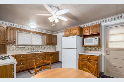 1135 W Chestnut St, Washington, PA 15301 - Photo 9