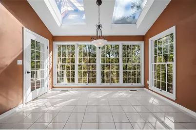 409 Bryn Ct, Ross Twp, PA 15237 - Photo 11