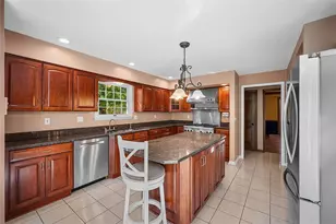 409 Bryn Ct, Ross Twp, PA 15237 - Photo 13