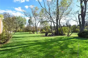 31 Deerfield Dr, Penn Twp, PA 15636 - Photo 3