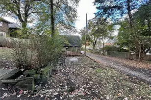 2115 Delaware Ave, Pittsburgh, PA 15218 - Photo 25