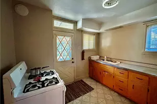 2115 Delaware Ave, Pittsburgh, PA 15218 - Photo 11