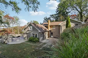 1012 Magnolia Dr, Jeannette, PA 15644 - Photo 1