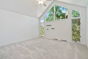 100 St Tropez Cir, Patterson Heights, PA 15010 - Photo 11