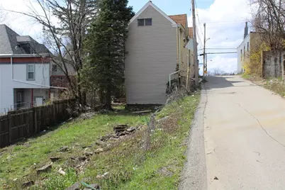 2206 Elsie St, Pittsburgh, PA 15210 - Photo 5