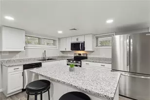 305 Queenstown Rd, Perry Township, PA 16041 - Photo 17