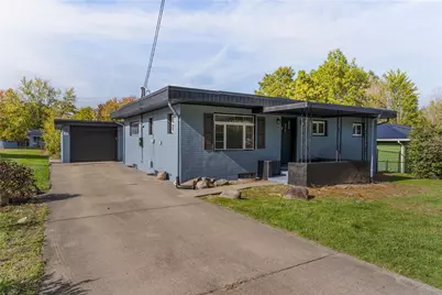 2206 Carolyn St, Hermitage, PA 16148 - Photo 1