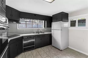 2206 Carolyn St, Hermitage, PA 16148 - Photo 13