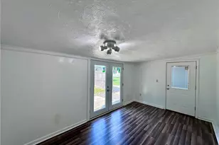 1920 Robinwood St, Union Township, PA 16101 - Photo 7