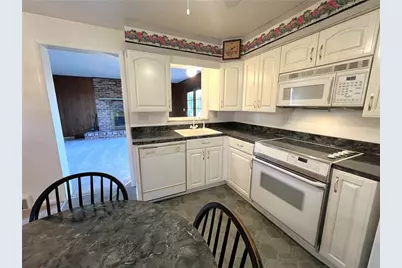 516 Hemlock Street, Hempfield Township, PA 15601 - Photo 9