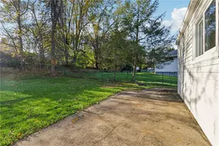 970 Pamela Dr, Lower Burrell, PA 15068 - Photo 9