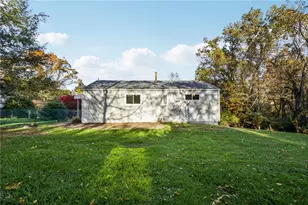 970 Pamela Dr, Lower Burrell, PA 15068 - Photo 11