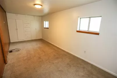 906 Florence Ave, East McKeesport, PA 15035 - Photo 13