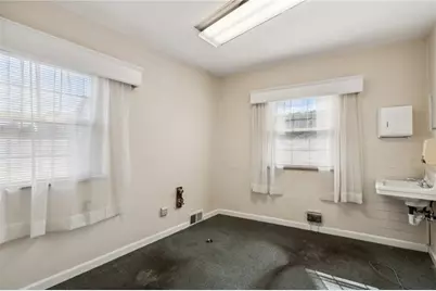 4804 Walnut St, Versailles Boro, PA 15132 - Photo 3