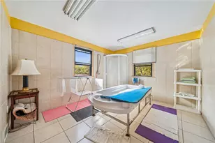 408 Rodi Rd, Pittsburgh, PA 15235 - Photo 9