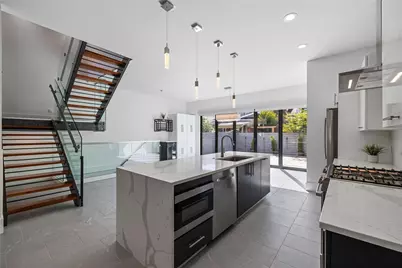 127 1/2 Banner Way, Pittsburgh, PA 15201 - Photo 5