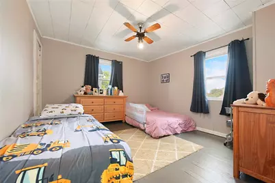 1820 McMinn St, Aliquippa, PA 15001 - Photo 23