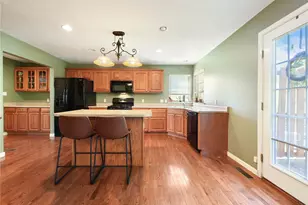 931 Royal Ct, North Strabane, PA 15317 - Photo 9