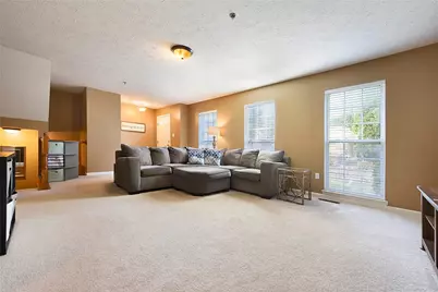 931 Royal Ct, North Strabane, PA 15317 - Photo 3