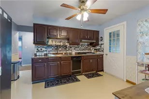 263 Robinhood Rd, Green Tree, PA 15220 - Photo 15