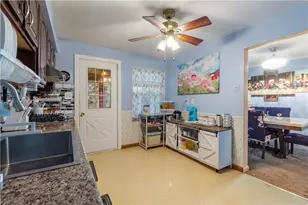 263 Robinhood Rd, Green Tree, PA 15220 - Photo 29