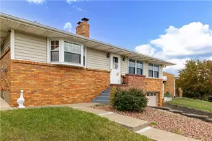 263 Robinhood Rd, Green Tree, PA 15220 - Photo 1