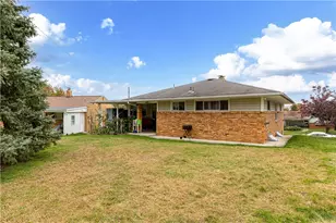 263 Robinhood Rd, Green Tree, PA 15220 - Photo 35