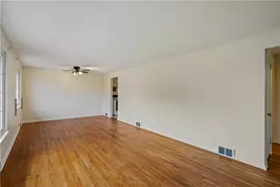 3560 Wallace Dr, Pittsburgh, PA 15227 - Photo 3