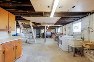 1075 E National Pike, South Strabane, PA 15301 - Photo 19