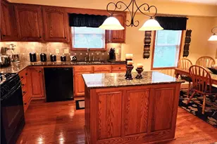 128 Stratford Ct, New Stanton, PA 15672 - Photo 9