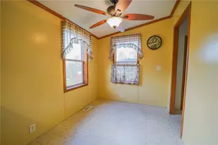 204 Hollowvue Rd, Big Beaver, PA 16157 - Photo 17