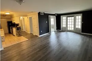 1000 Chatham Park Dr, Scott Township, PA 15216 - Photo 5