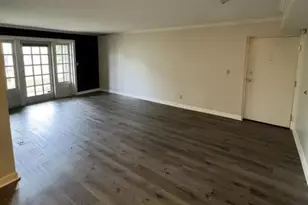 1000 Chatham Park Dr, Scott Township, PA 15216 - Photo 7