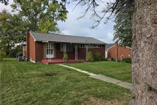 11 N Rolling Hills Ave, Hempfield Township, PA 15642 - Photo 1