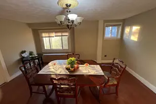 5582 Pocusset St, Pittsburgh, PA 15217 - Photo 5