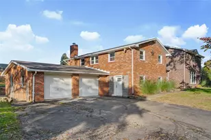 462 Fairlane Blvd, New Galilee, PA 16141 - Photo 3