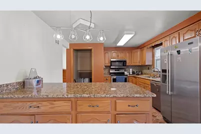 462 Fairlane Blvd, New Galilee, PA 16141 - Photo 19