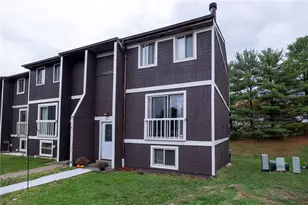 211 Parkwood Dr, Cranberry Township, PA 16066 - Photo 1