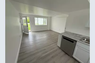 216 E Jackson St, Houston, PA 15342 - Photo 3