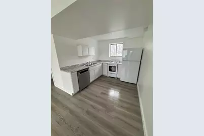 216 E Jackson St, Houston, PA 15342 - Photo 9