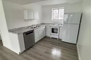 216 E Jackson St, Houston, PA 15342 - Photo 9