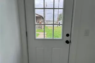 216 E Jackson St, Houston, PA 15342 - Photo 7