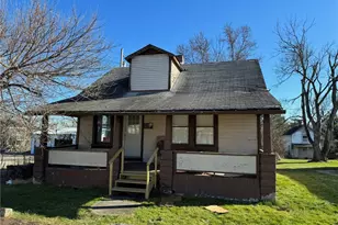 220 E Jackson St, Houston, PA 15342 - Photo 9