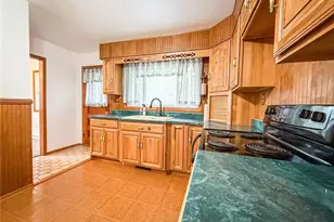 414 Holyoke Rd, Center Township, PA 16001 - Photo 19