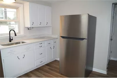 9 E Gaskill Ave, Jeannette, PA 15644 - Photo 11