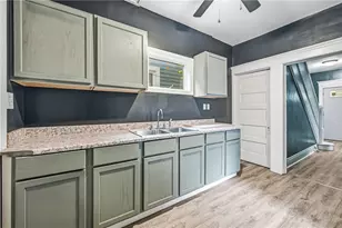 522 Wallis Ave, Farrell, PA 16121 - Photo 9