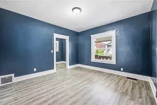 522 Wallis Ave, Farrell, PA 16121 - Photo 5