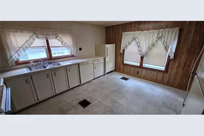 581 E Bakersville Edie Rd, Lincoln Township, PA 15501 - Photo 5