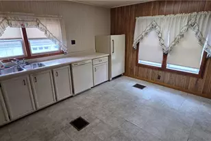 581 E Bakersville Edie Rd, Lincoln Township, PA 15501 - Photo 5